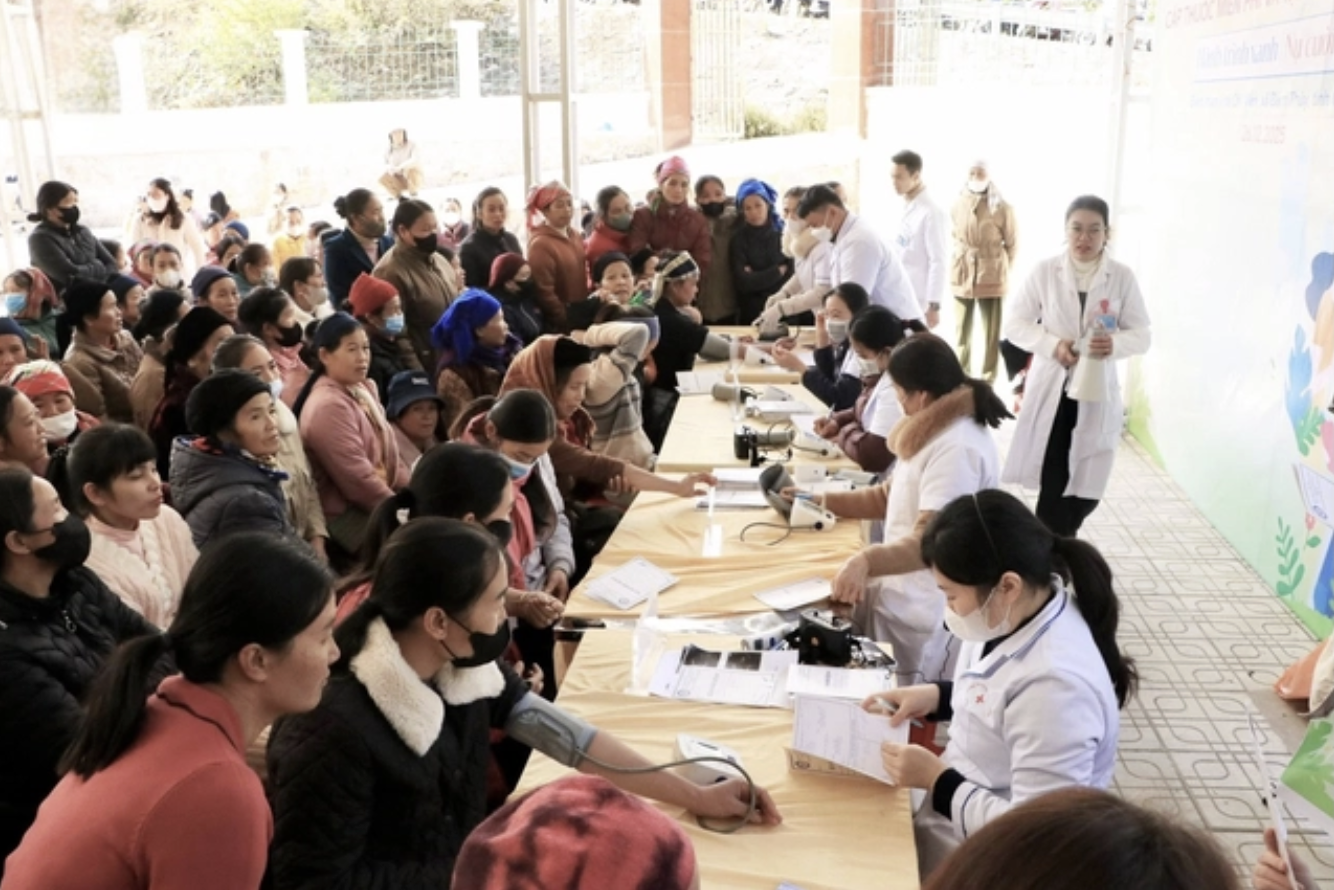 1.511 người dân xã biên giới Đàm Thủy được khám bệnh, tư vấn sức khỏe và cấp phát thuốc miễn phí trước thềm năm mới